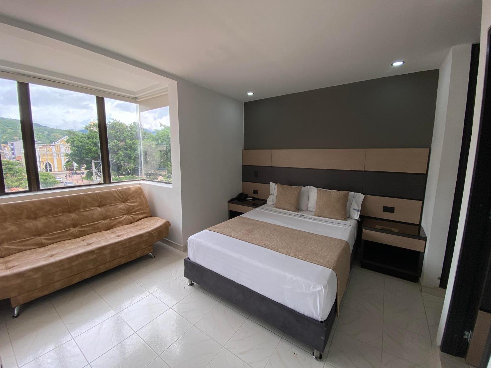 Hotel Plaza Real Ocana Exterior photo