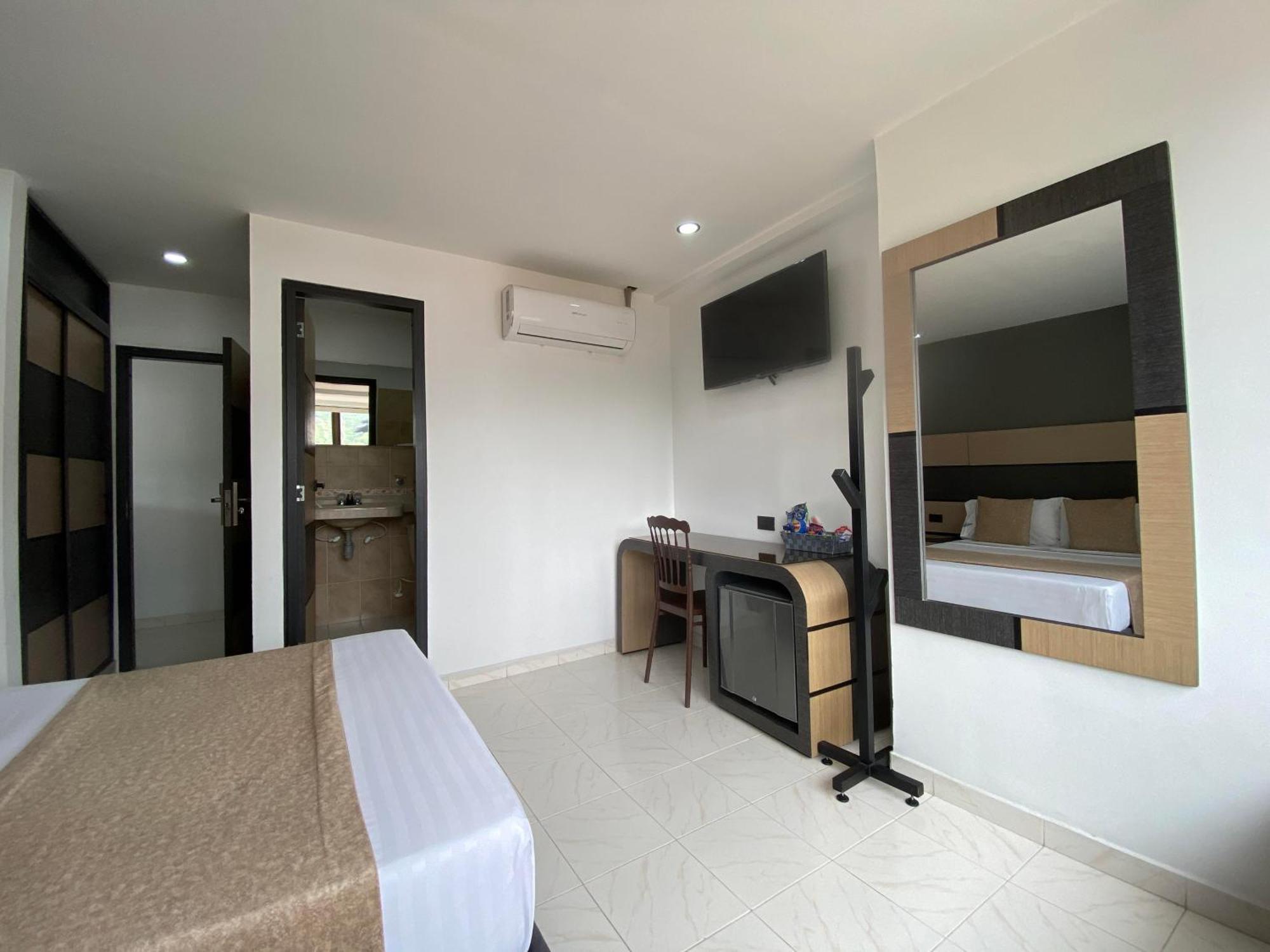 Hotel Plaza Real Ocana Exterior photo